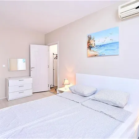 Апартамент Диксан Apartman